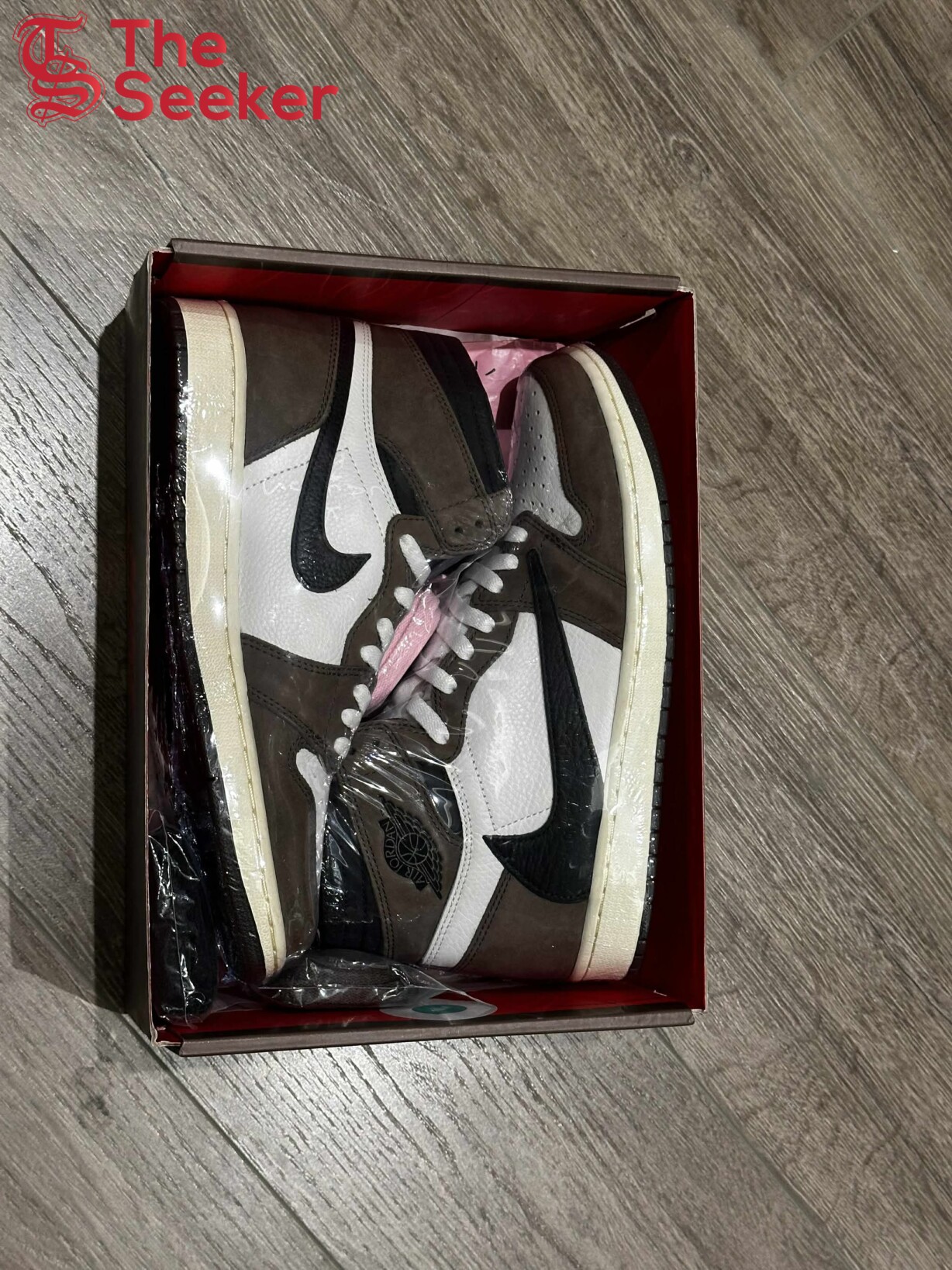 Jordan-1-Retro-High-OG-SP-Travis-Scott-Mocha-CD4487-100-3