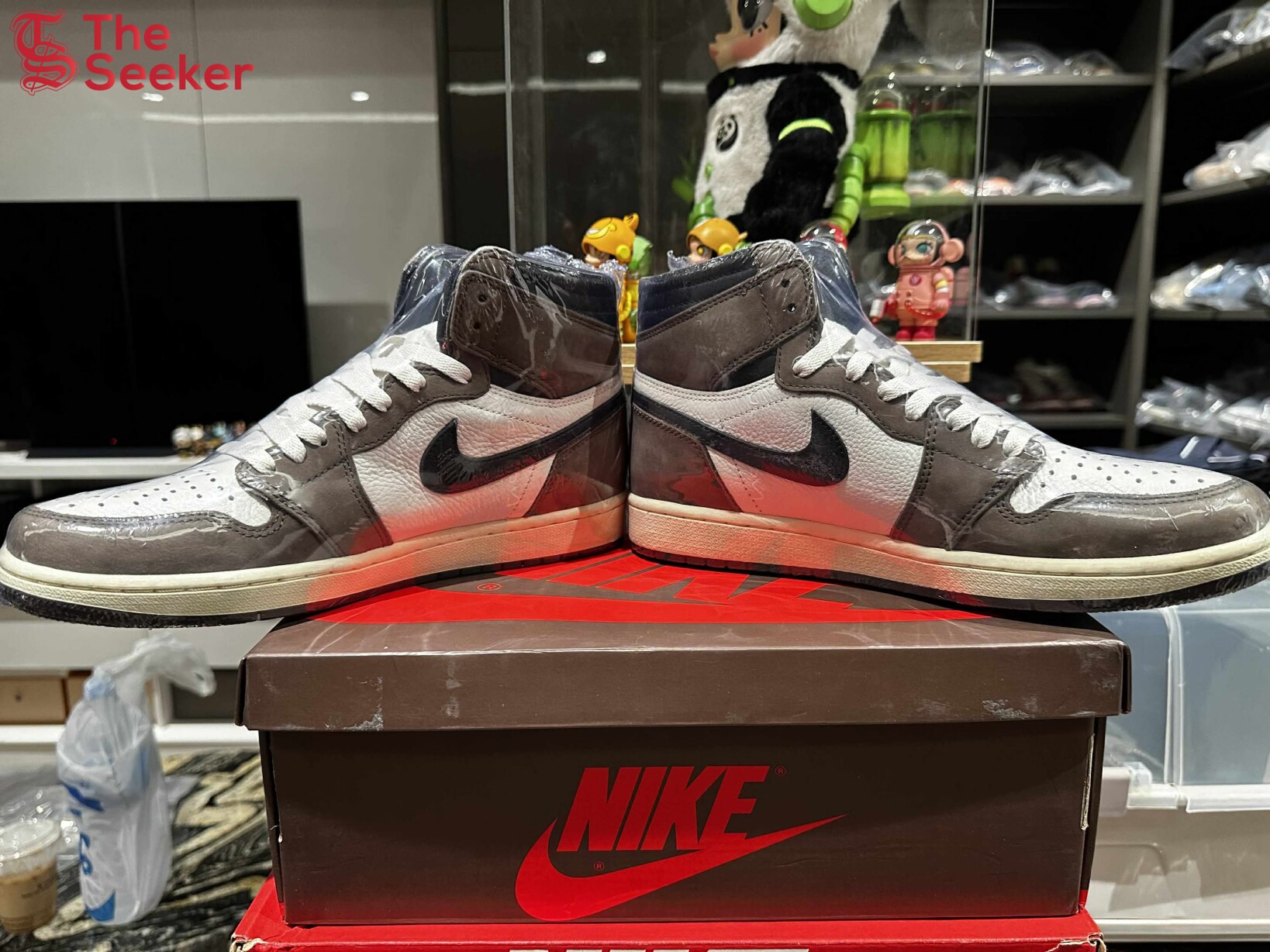 Jordan-1-Retro-High-OG-SP-Travis-Scott-Mocha-CD4487-100-6