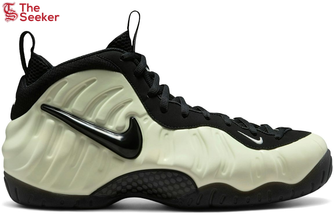 Nike-Air-Foamposite-Pro-Glow-In-The-Dark-IV6246-100
