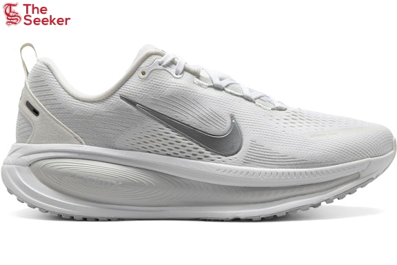 Nike-Vomero-18-White-Photon-Dust-Summit-White-Metallic-Silver-(Women's)-HM6804-104