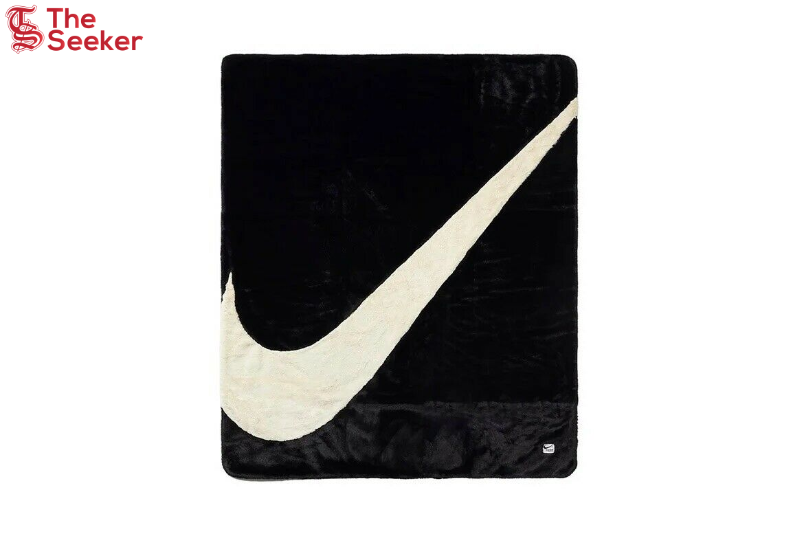Nike Swoosh Faux Fur Blanket Black/Fossil/Off White
